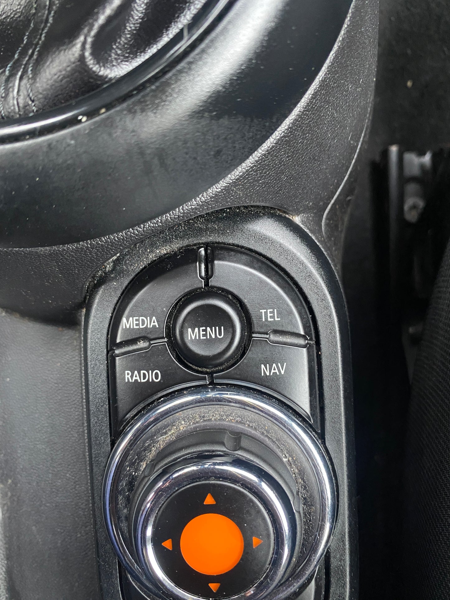 MINI COOPER 5 portes 1500 essence