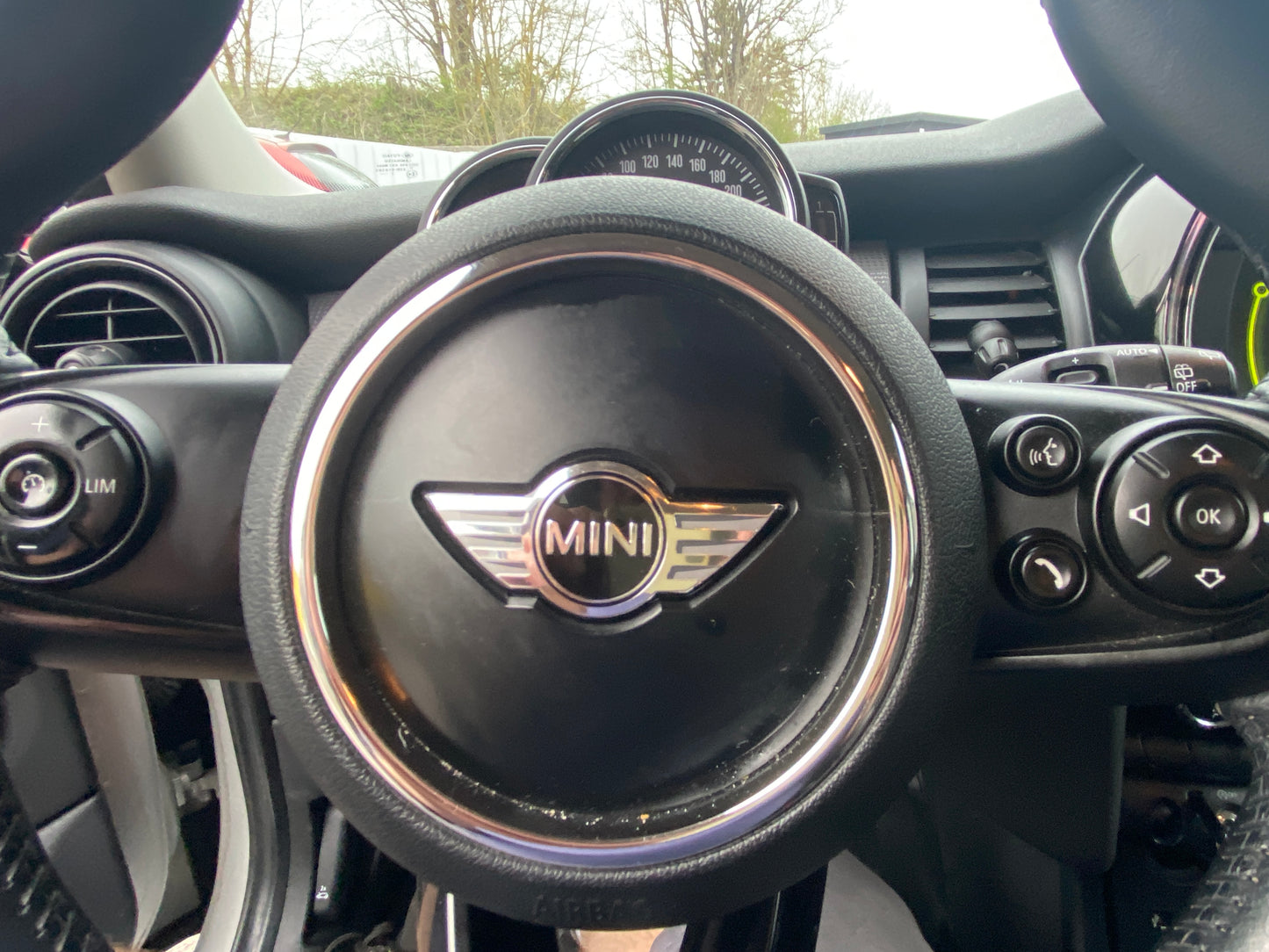 MINI COOPER 5 portes 1500 essence