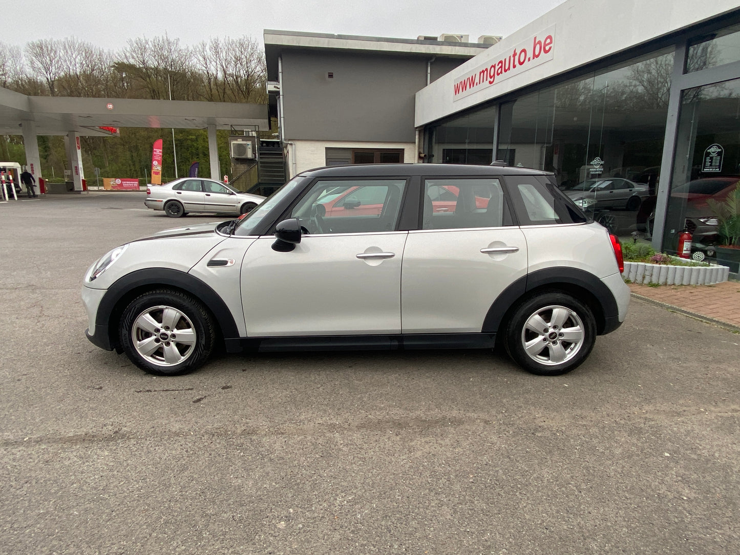 MINI COOPER 5 portes 1500 essence