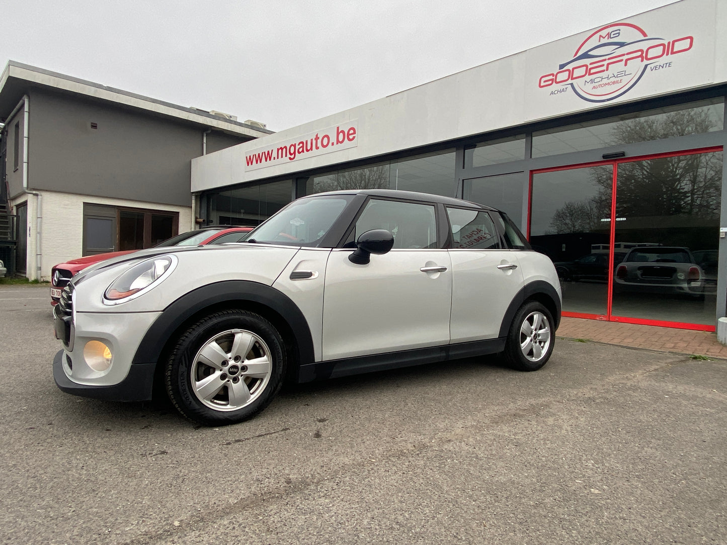 MINI COOPER 5 portes 1500 essence