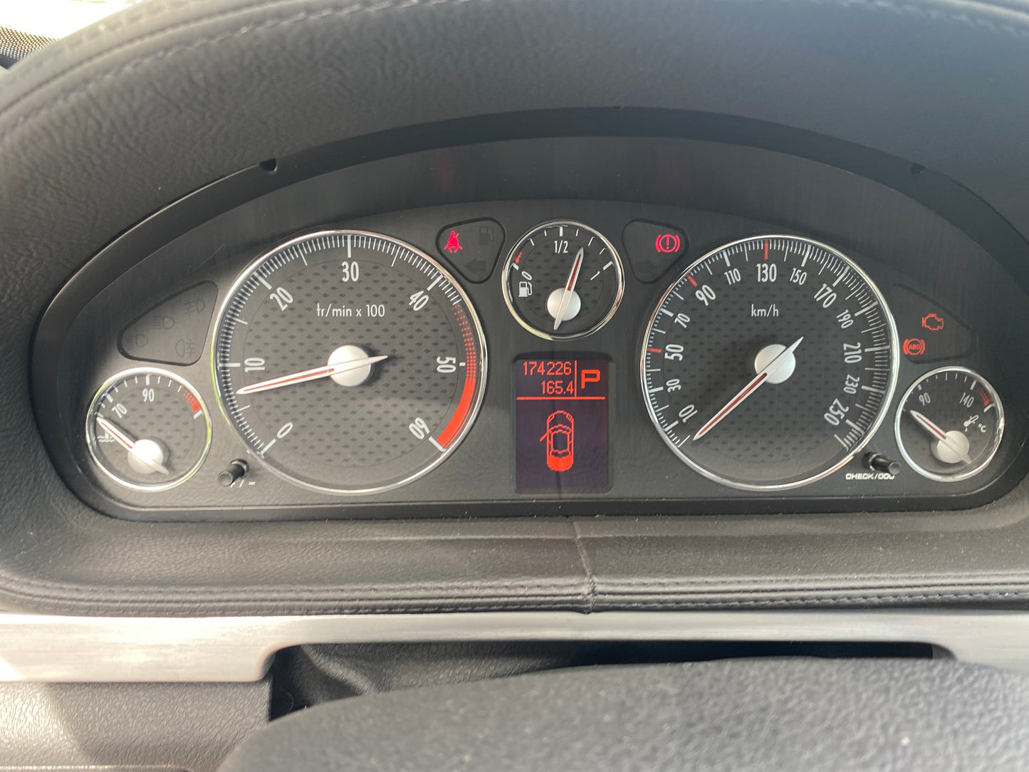 Peugeot 407 2.7L HDi V6