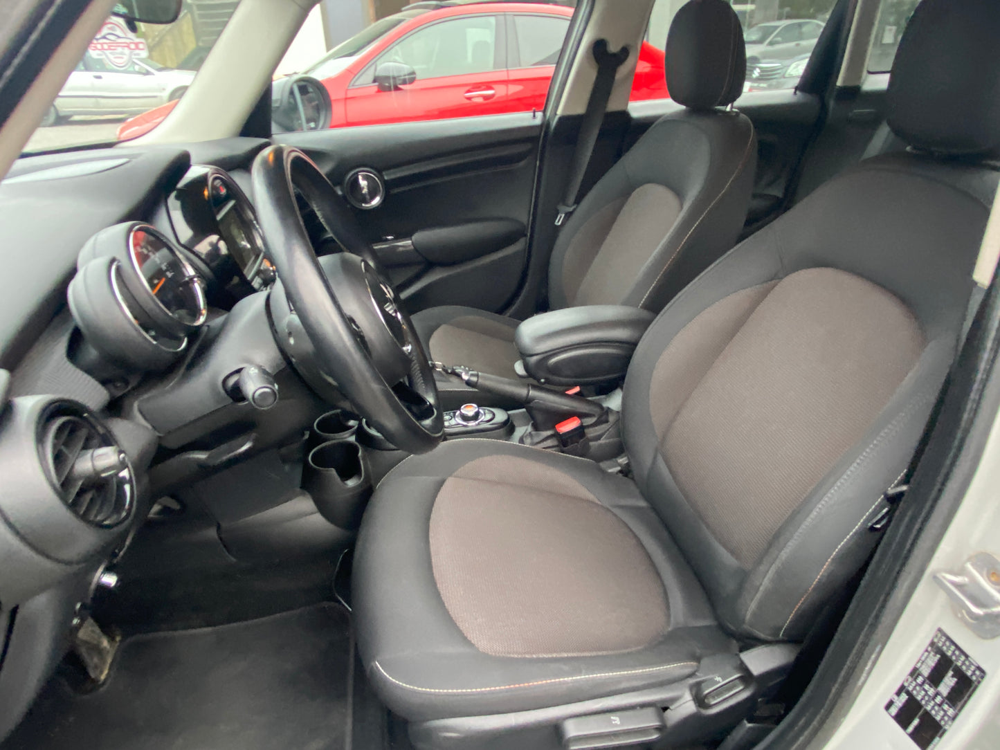 MINI COOPER 5 portes 1500 essence