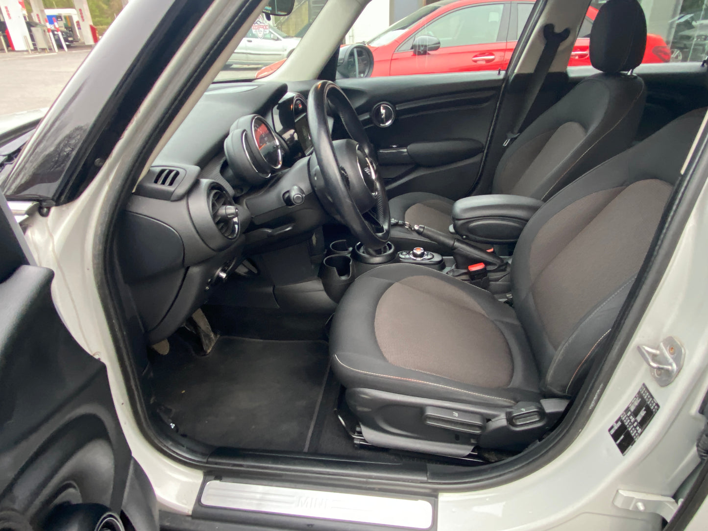 MINI COOPER 5 portes 1500 essence